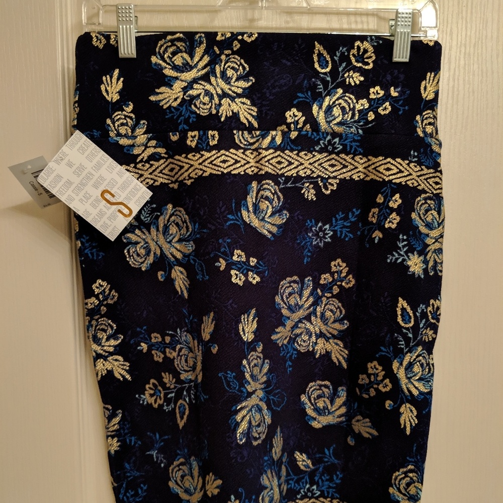 NWT Small Elegant LulaRoe Cassie skirt